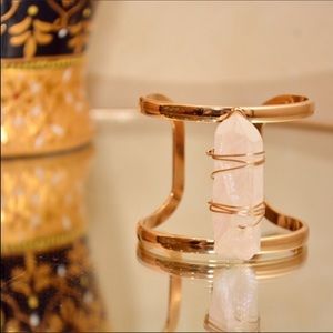 ☄️Chunky Raw Quartz Metal Cuff Bracelet ☄️